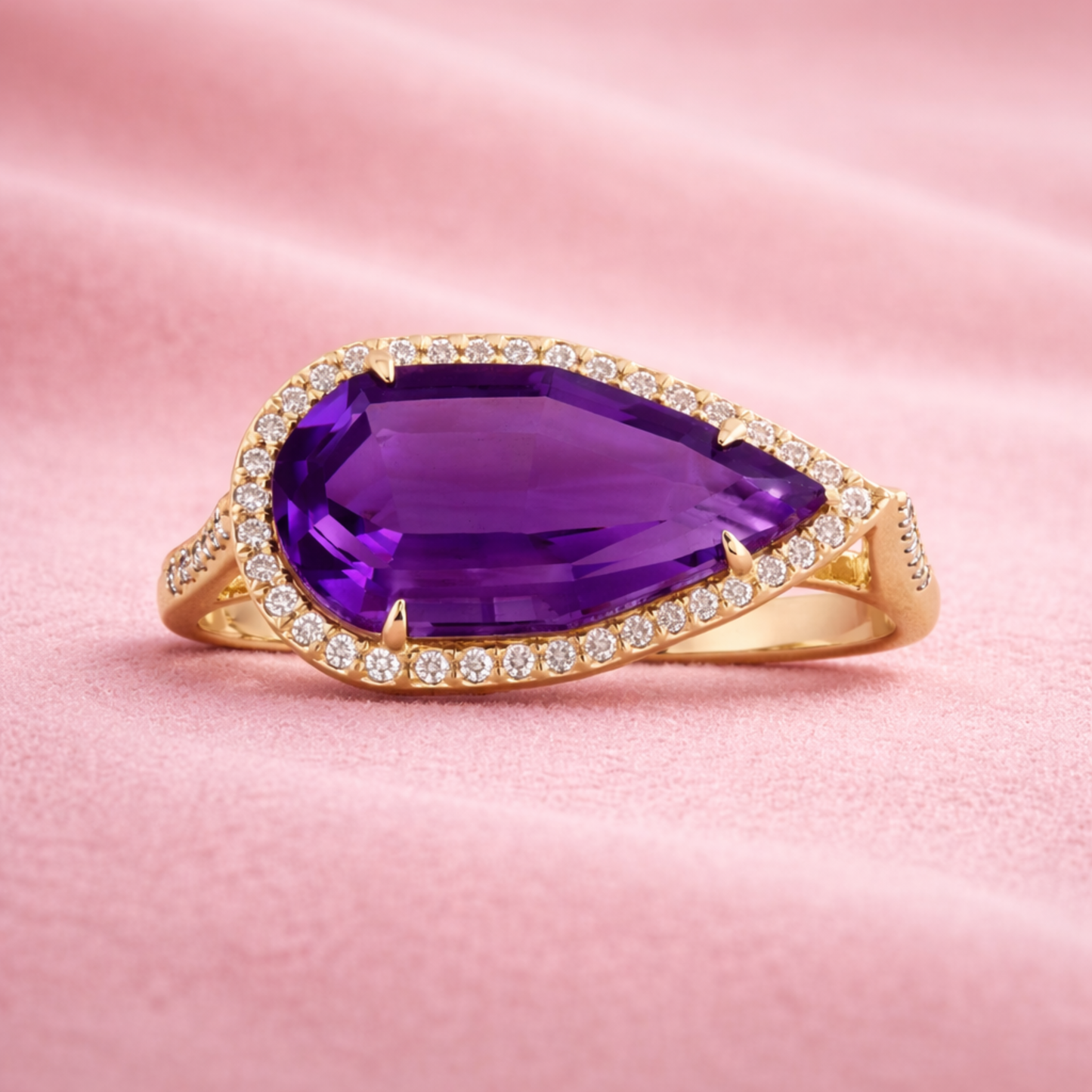 18K Gold Pearish Diamond Ring