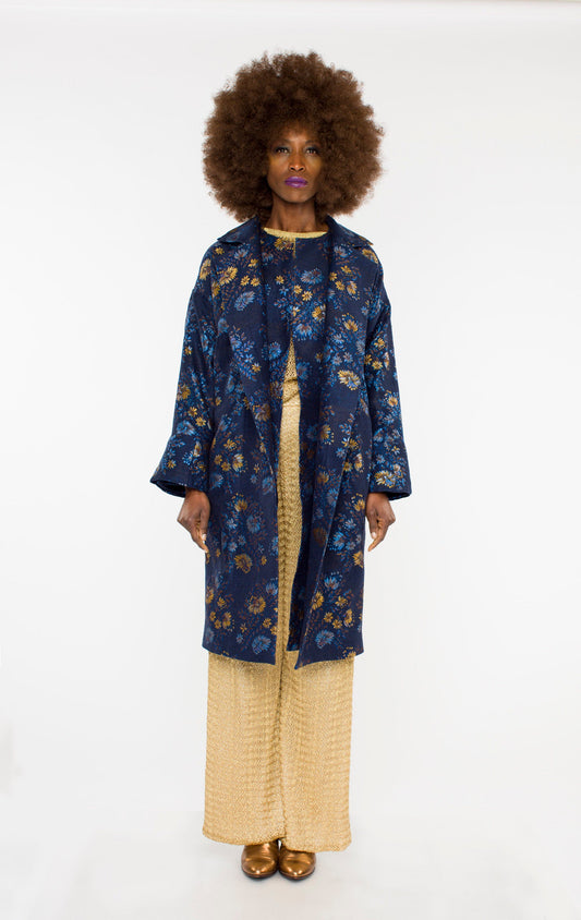 Blaue Jacke mit Blumen