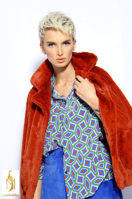 Kurze Jacke aus Kunstpelz