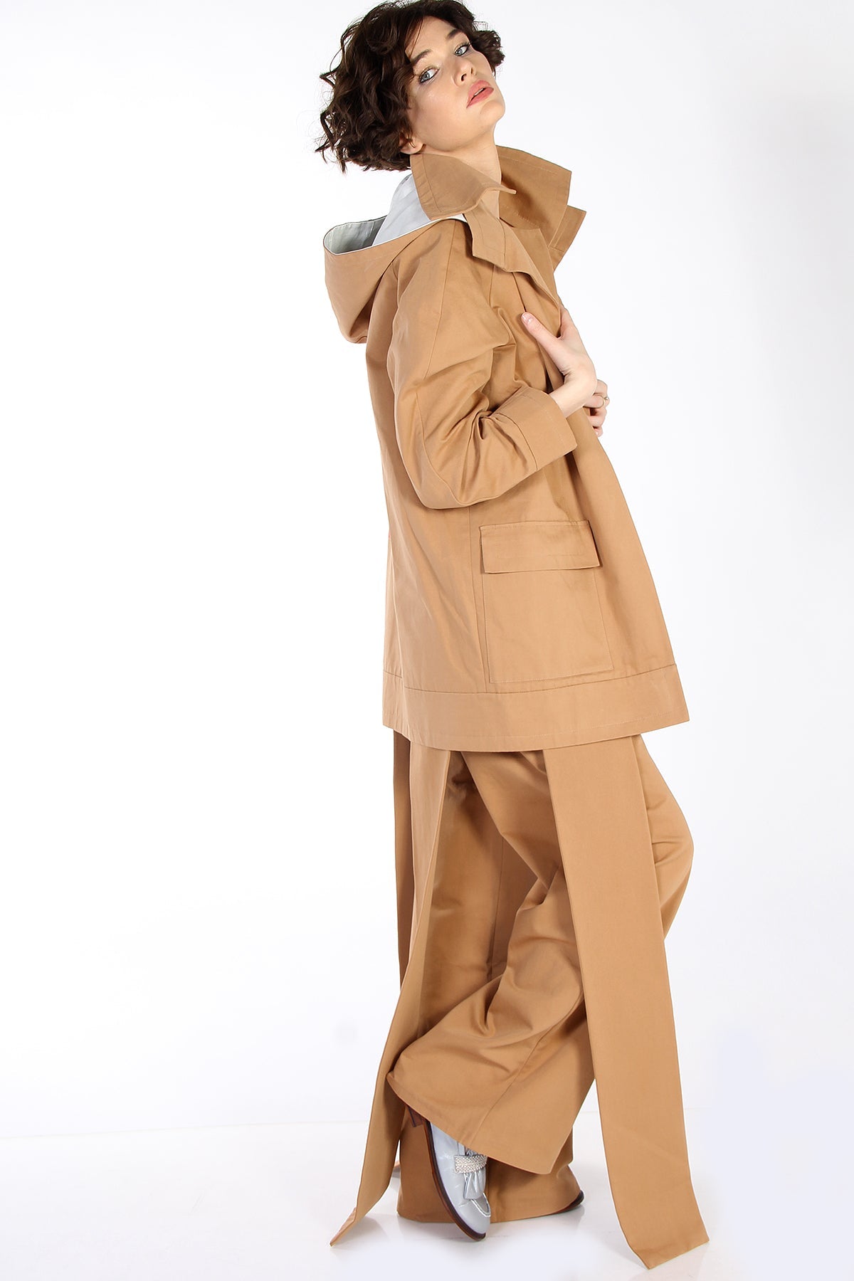 JACKET W/ HOODIE