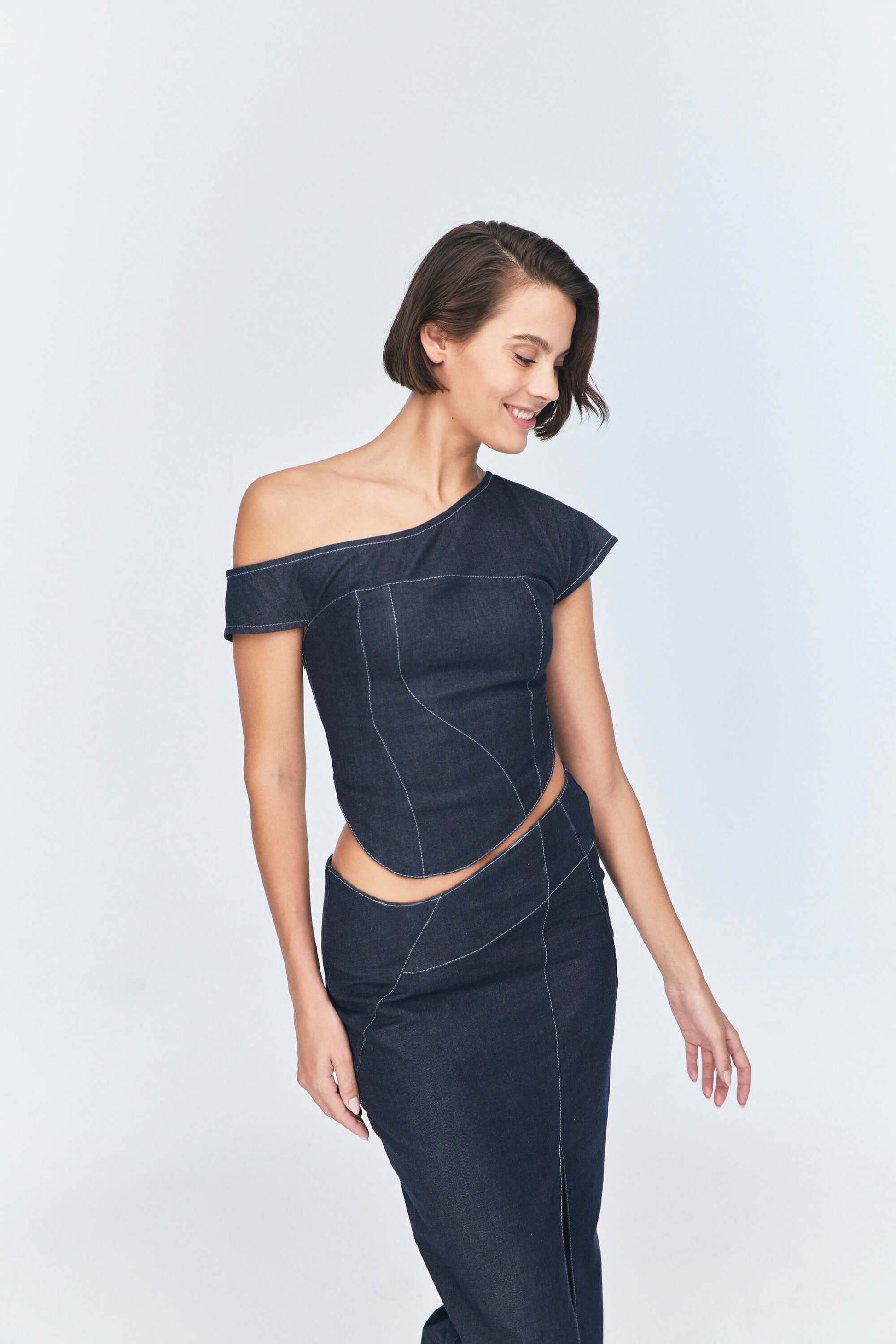 JENDUE Vonk Asymmetric Denim Skirt - Stylish High-Slit Midi