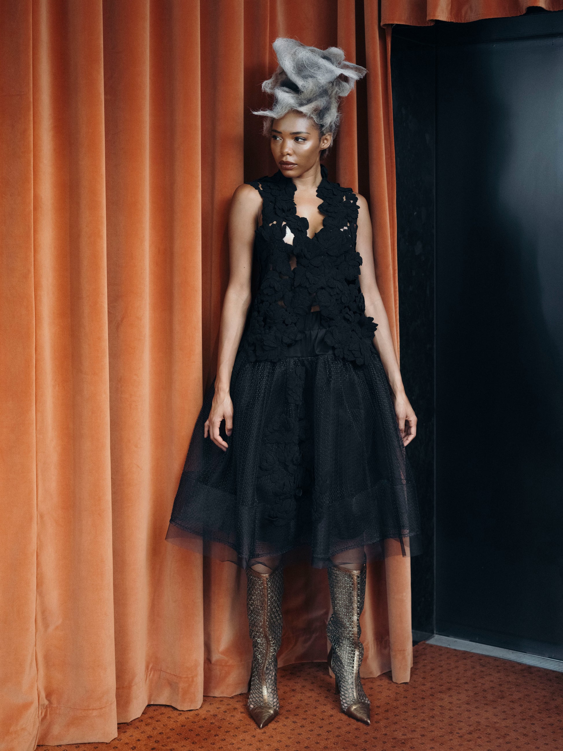 Top Embroidery Black