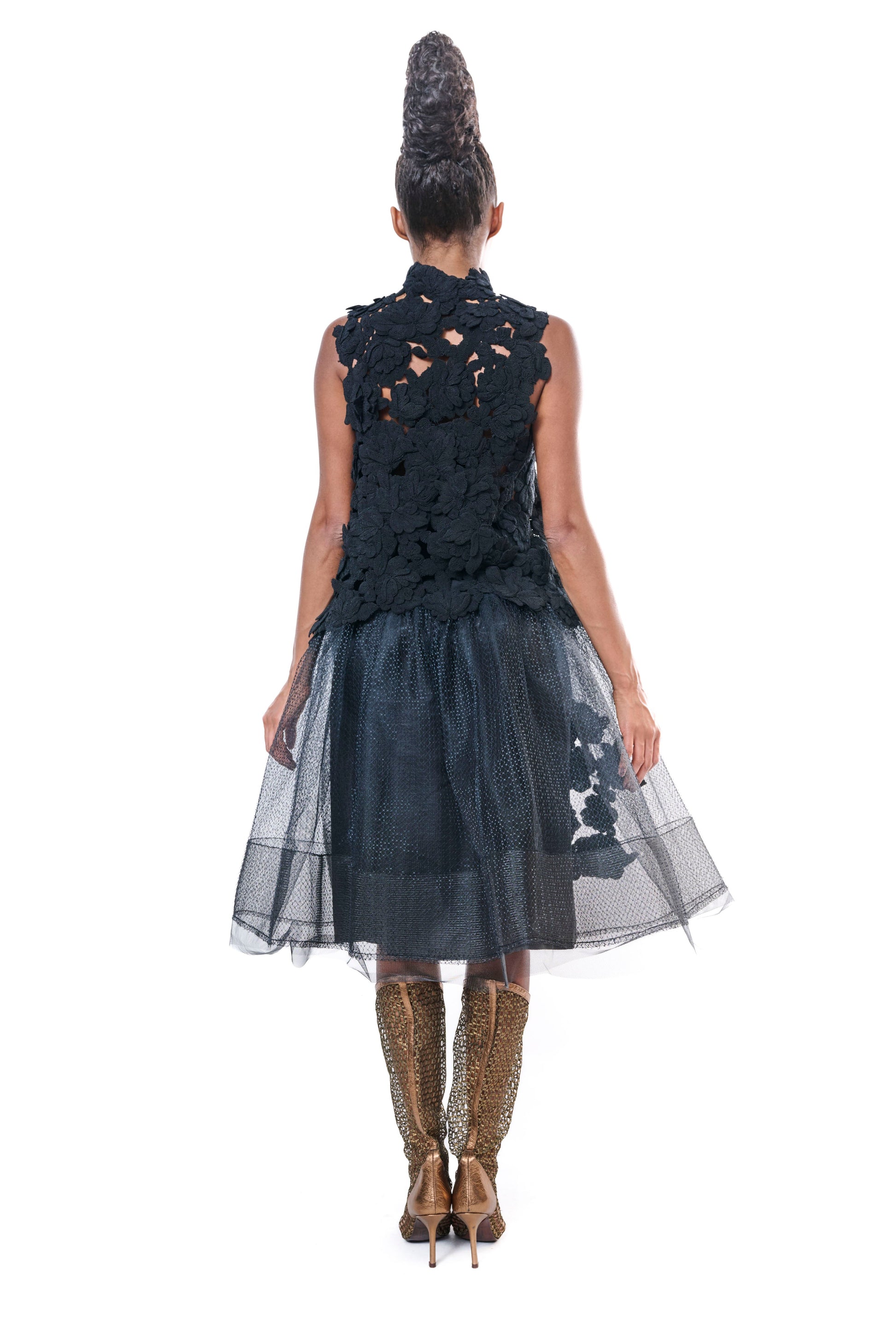 Top Embroidery Black