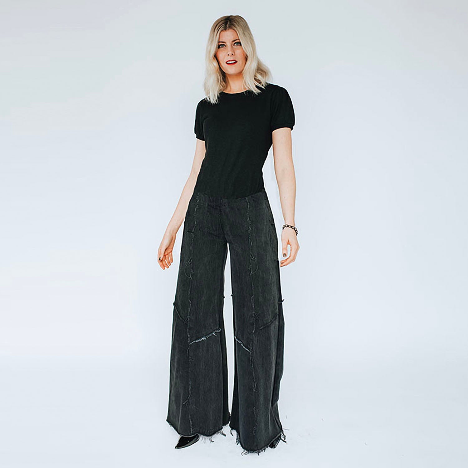 Alex Low Rise Wide Leg Jean-Black